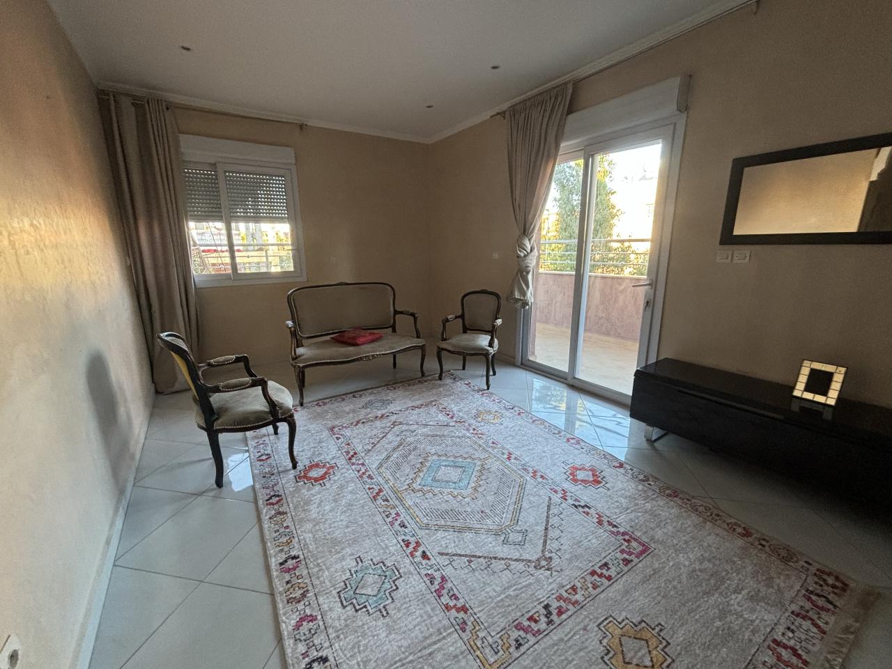 Spacieuse villa 8 chambres à louer à Targa