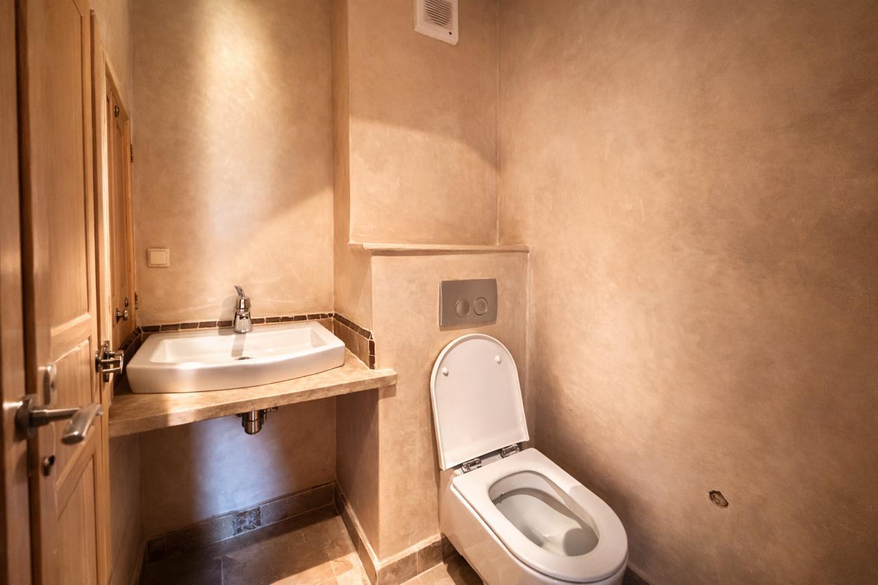 Magnifique Studio En Rez De Jardin À Vendre Fort Potentiel Locatif