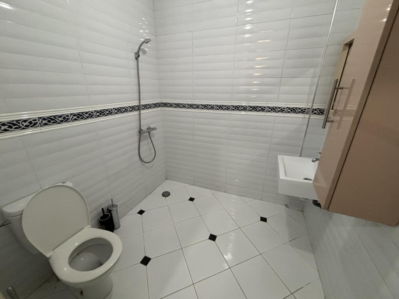 Spacieuse villa 8 chambres à louer à Targa