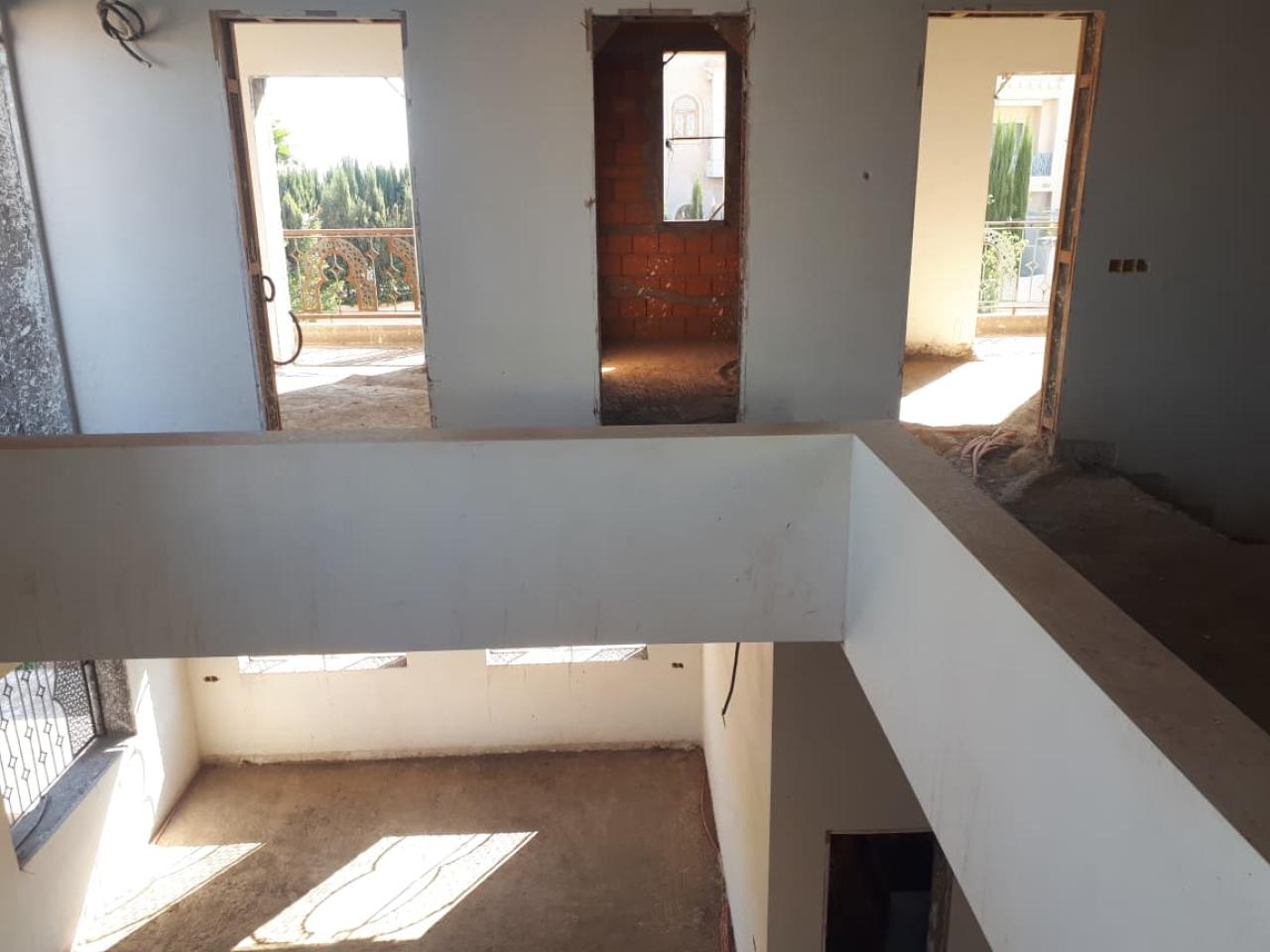 À Vendre - Villa Semi-Finie - 5 Chambres