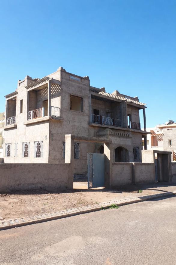 À Vendre - Villa Semi-Finie - 5 Chambres