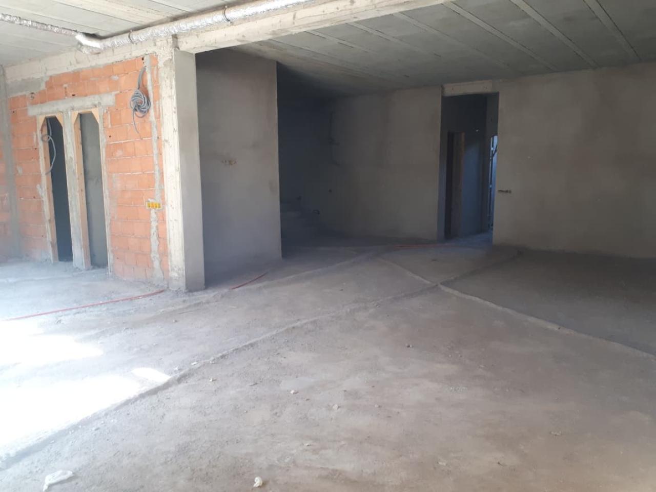 À Vendre - Villa Semi-Finie - 5 Chambres