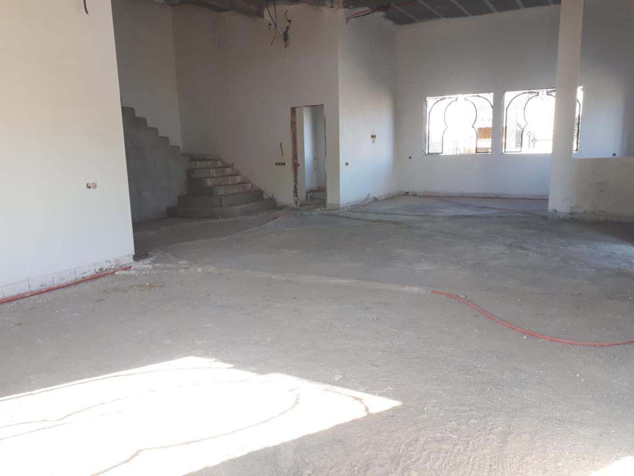 À Vendre - Villa Semi-Finie - 5 Chambres