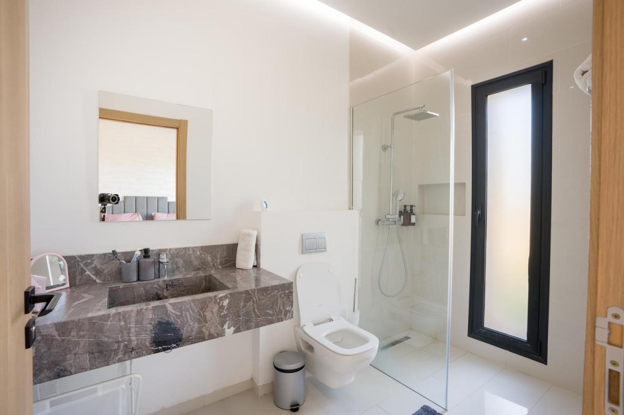 Villa De Luxe – 4 Suites Master – Piscine et Jardin Privatifs