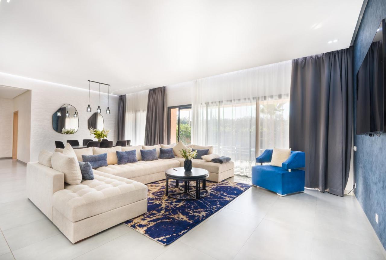 Villa De Luxe – 4 Suites Master – Piscine et Jardin Privatifs