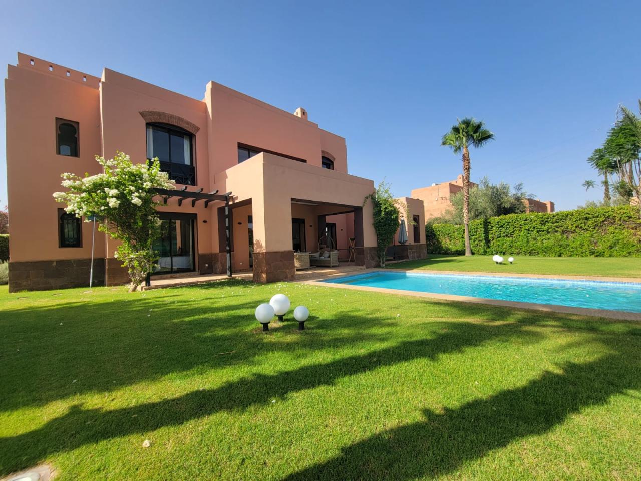 Villa de luxe en location route de Fès