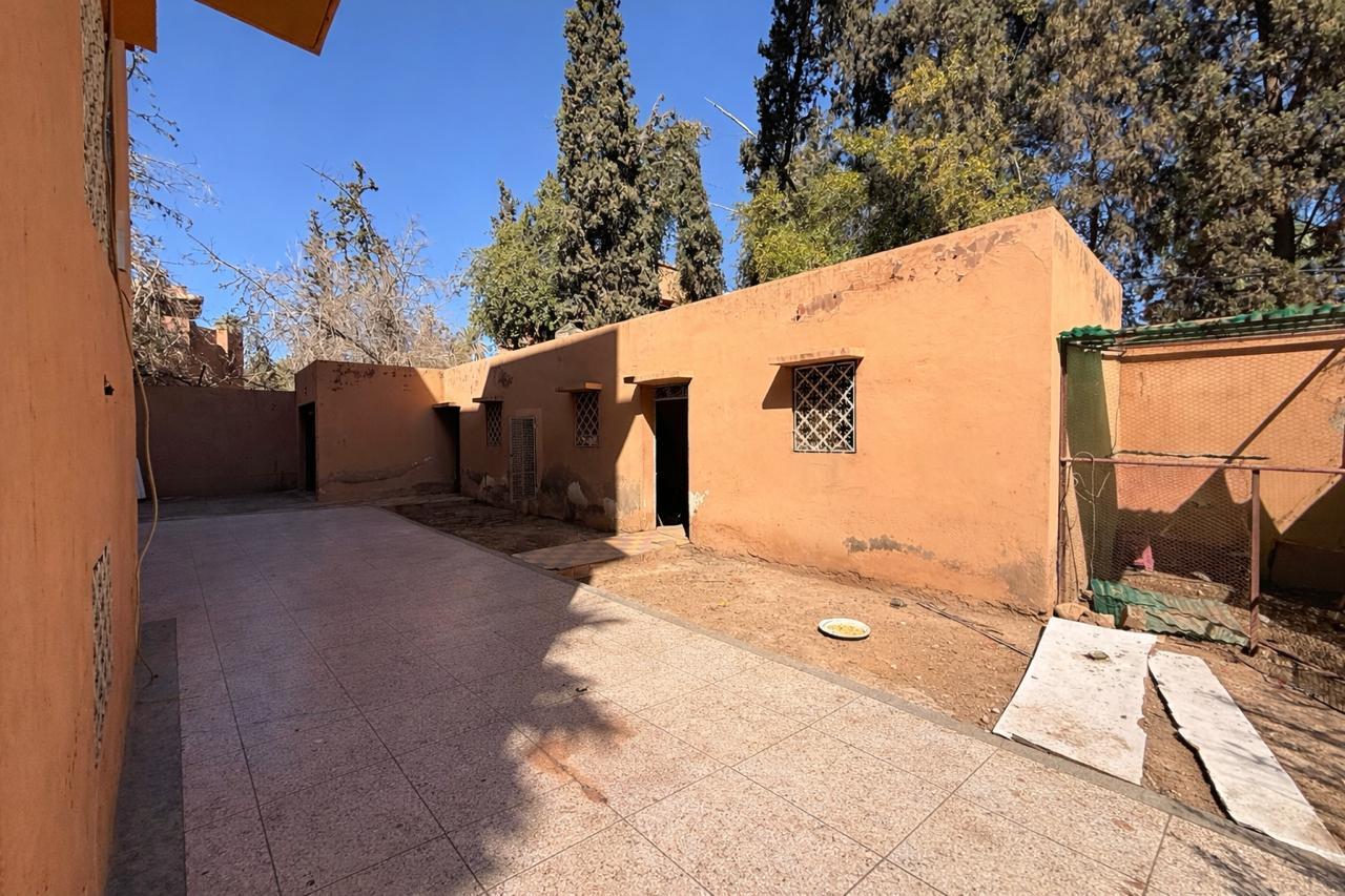 Maison De Ville À Vendre Au Coeur De L'hivernage