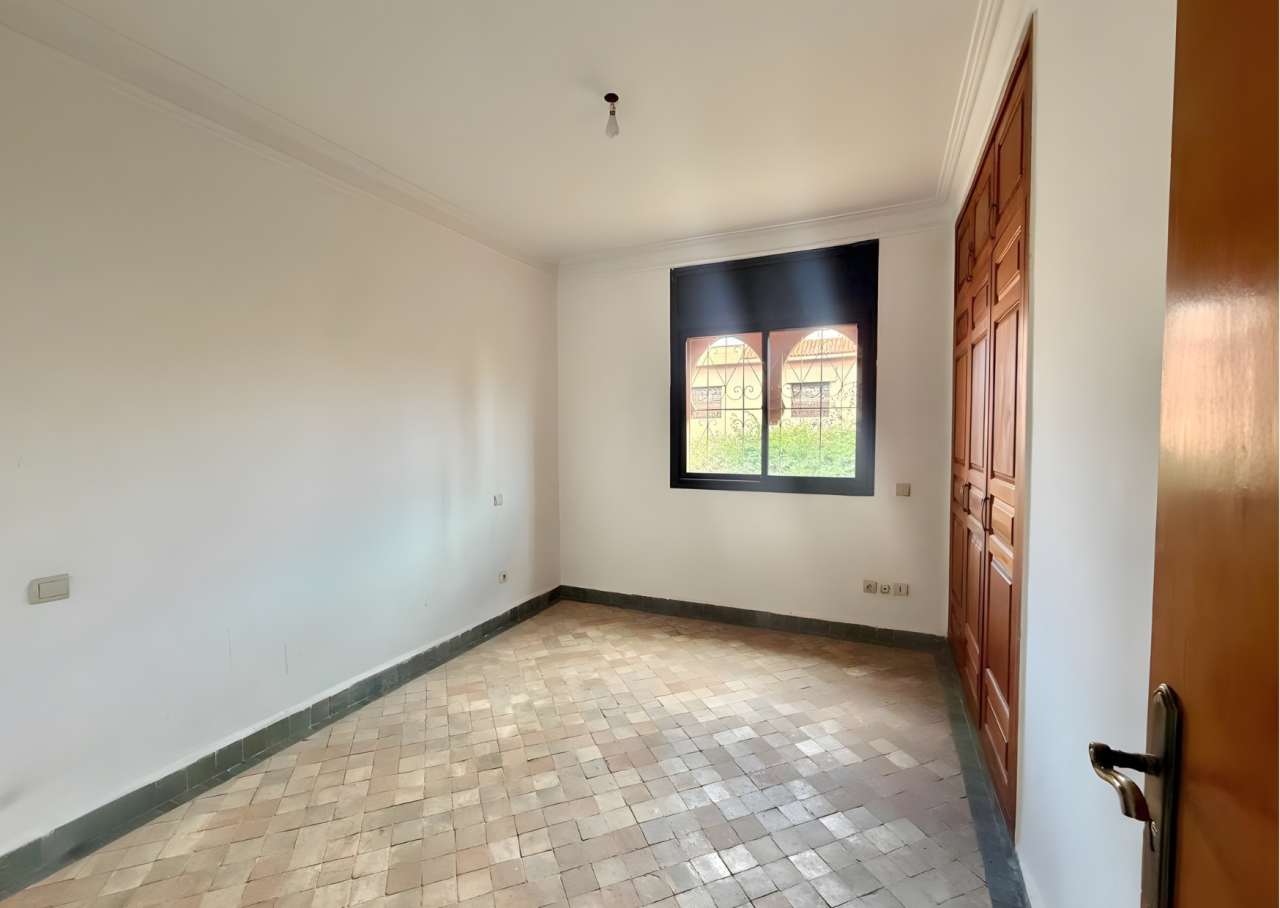 Villa Familiale avec Cheminée – Quartier Calme et Sécurisé