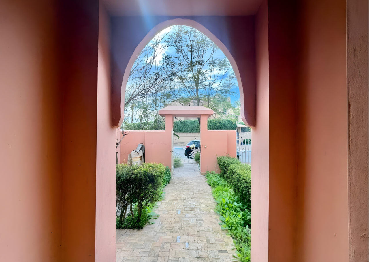 Villa Familiale avec Cheminée – Quartier Calme et Sécurisé