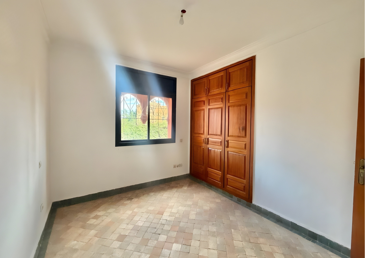 Villa Familiale avec Cheminée – Quartier Calme et Sécurisé