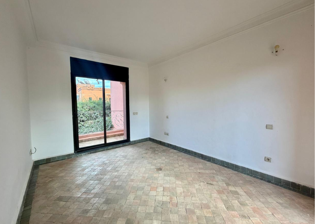 Villa Familiale avec Cheminée – Quartier Calme et Sécurisé