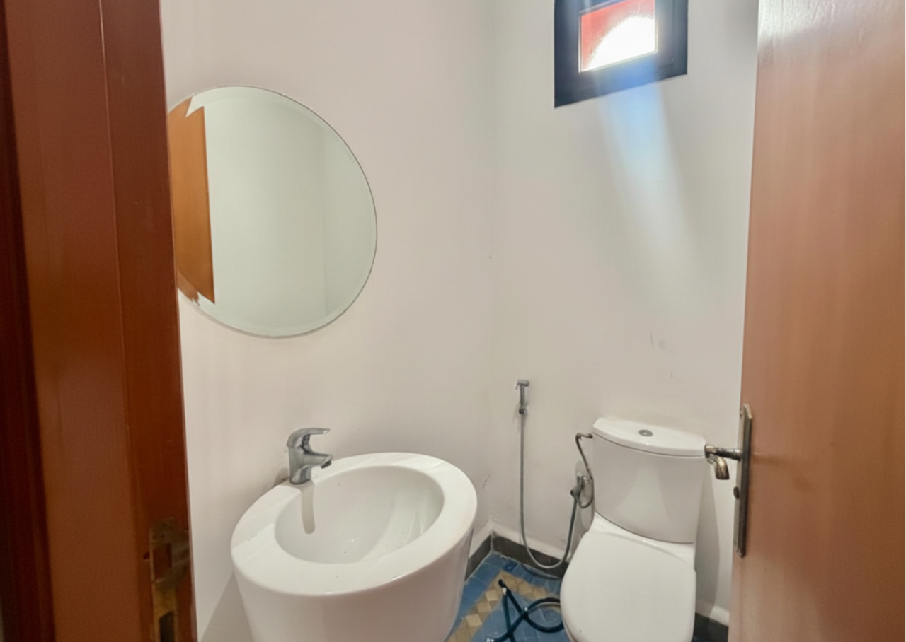 Villa Familiale avec Cheminée – Quartier Calme et Sécurisé