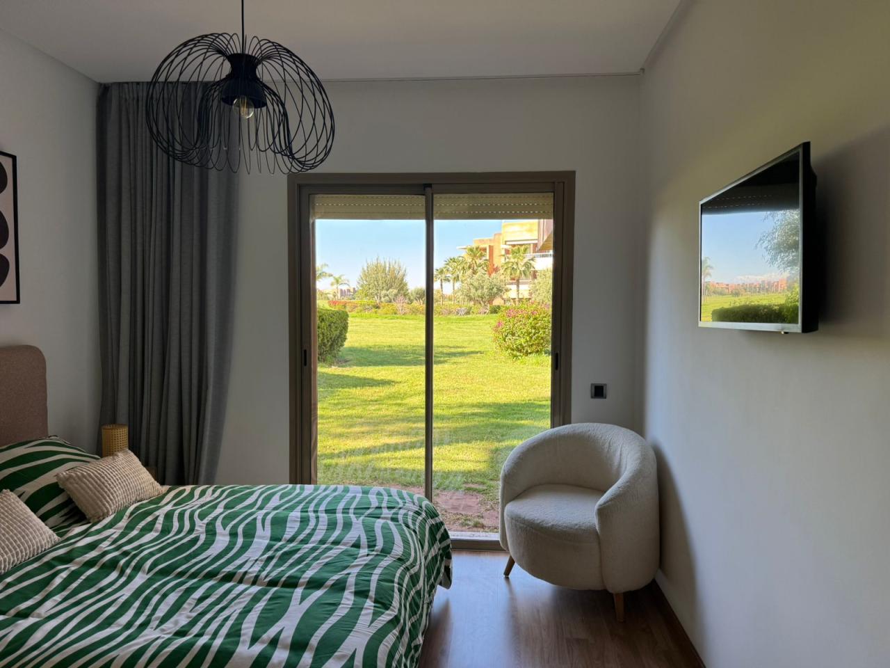 Rez-de-Jardin Meublé raffiné à louer Prestigia opale