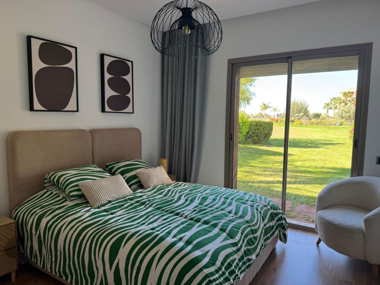 Rez-de-Jardin Meublé raffiné à louer Prestigia opale