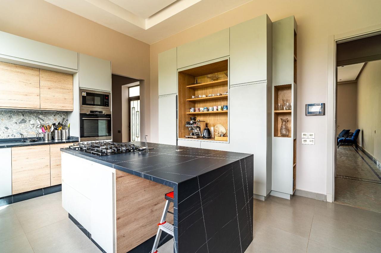 Villa Ferme de Luxe à Vendre – Route de Fès