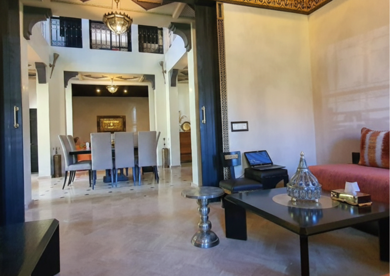 Villa Riad de Charme en Résidence Sécurisée – Route de Fès