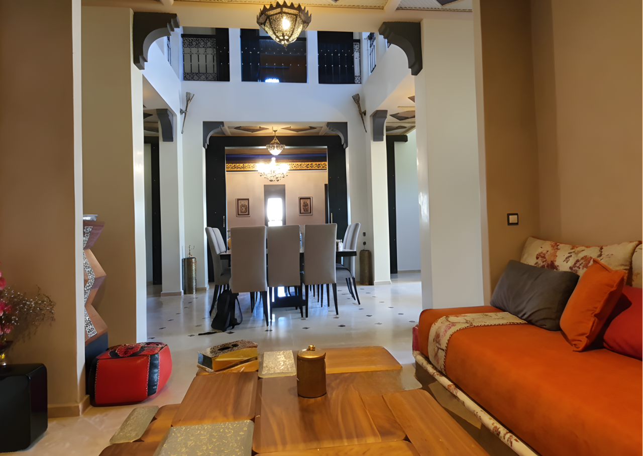 Villa Riad de Charme en Résidence Sécurisée – Route de Fès