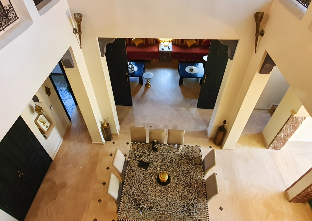 Villa Riad de Charme en Résidence Sécurisée – Route de Fès