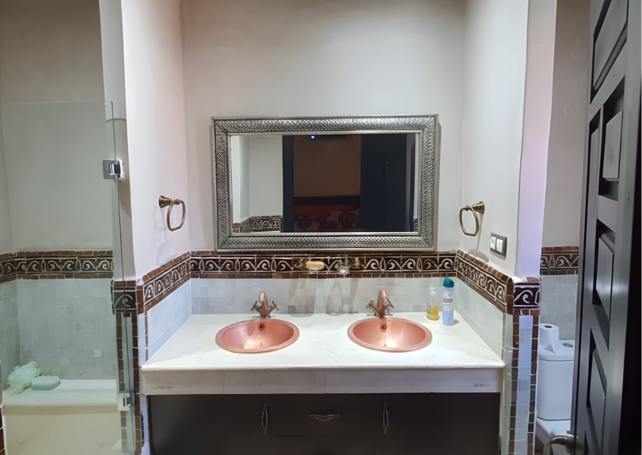 Villa Riad de Charme en Résidence Sécurisée – Route de Fès