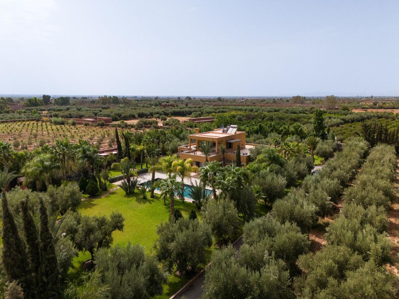 Villa Ferme de Luxe à Louer – Route de Fès