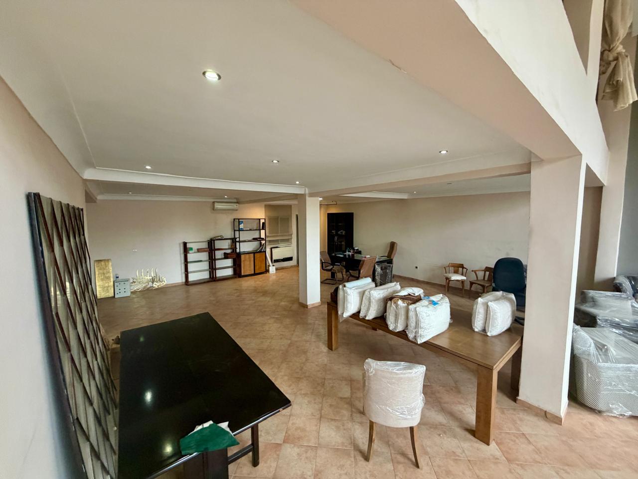 Usine avec schowroom a vendre Quartier Industriel