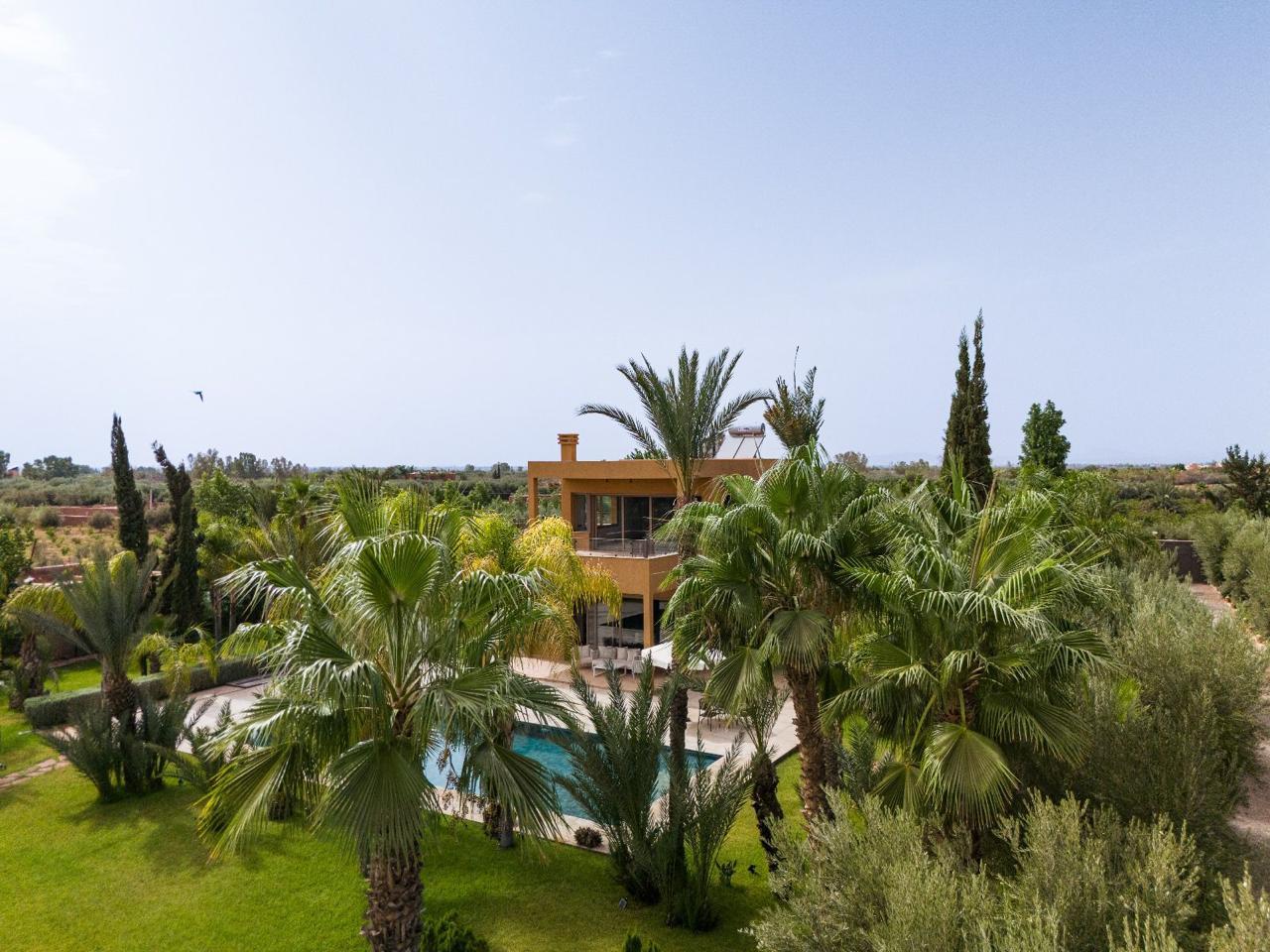 Villa Ferme de Luxe à Louer – Route de Fès