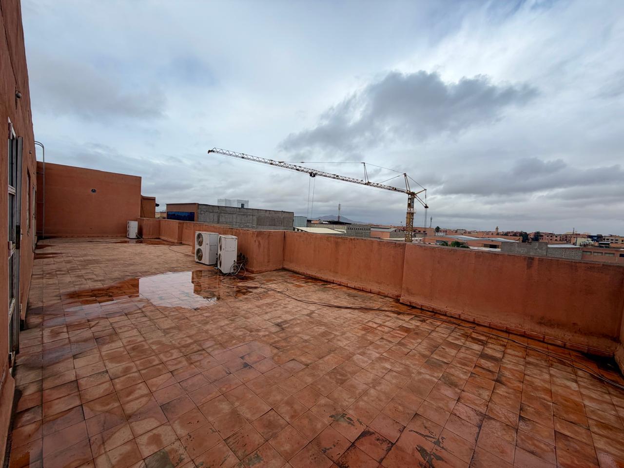 Usine avec schowroom a vendre Quartier Industriel